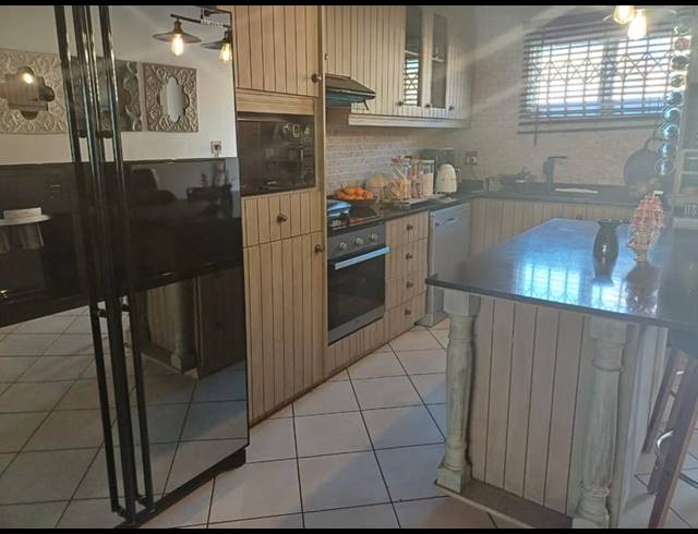 3 BEDROOM APARTMENT FOR SALE IN VELD EN VLEI